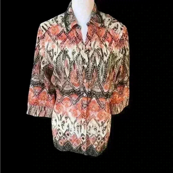 Chicos ladies size 1 blouse. Short sleeve button down excellent condition. - Picture 2 of 10